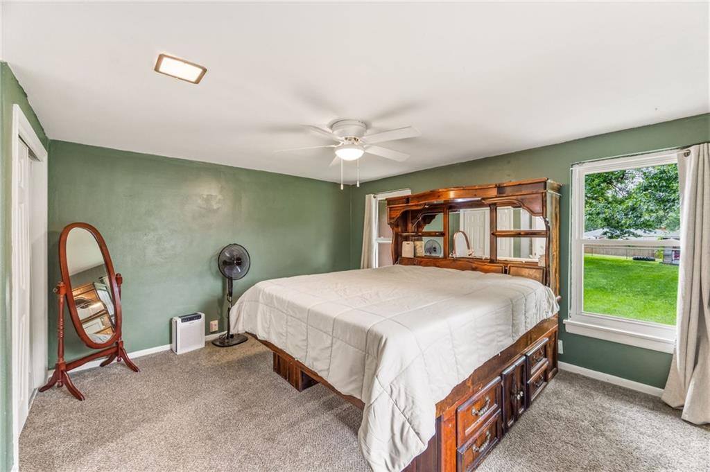 5 Sunset Lane, Paola, KS 66071