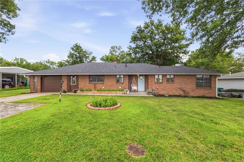 5 Sunset Lane, Paola, KS 66071