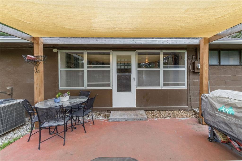 5 Sunset Lane, Paola, KS 66071