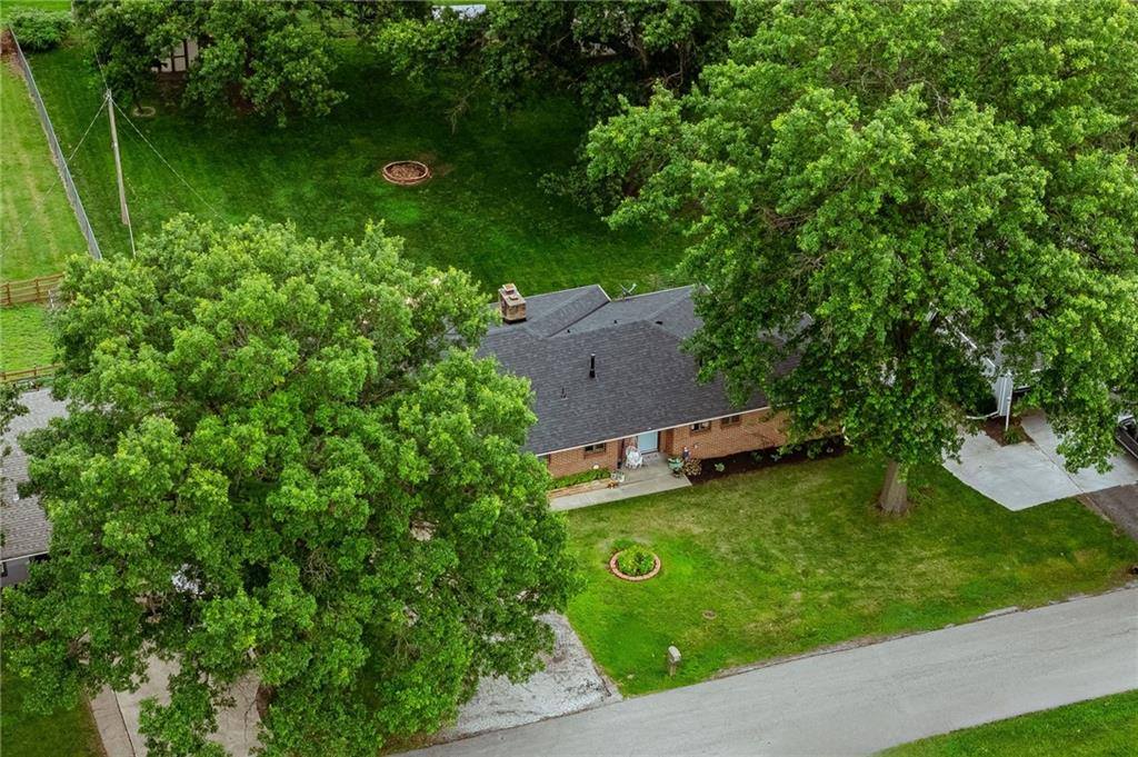5 Sunset Lane, Paola, KS 66071