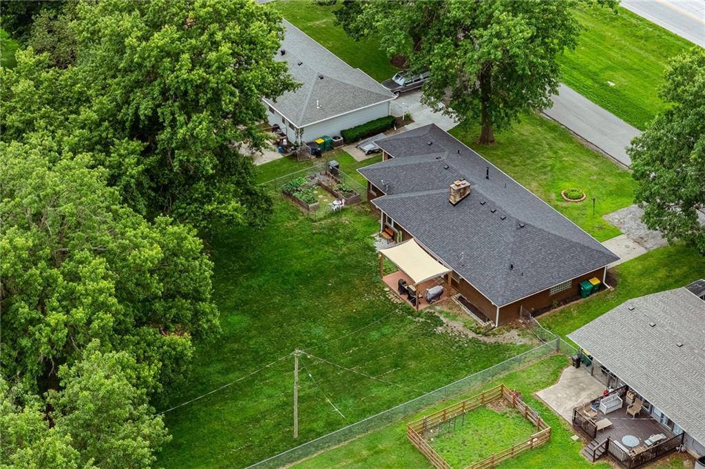 5 Sunset Lane, Paola, KS 66071