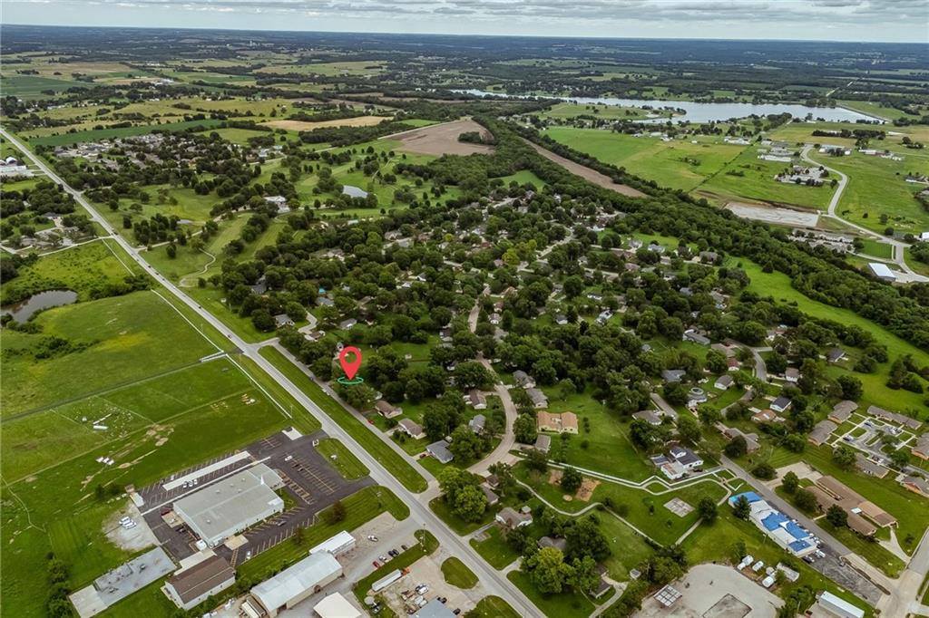 5 Sunset Lane, Paola, KS 66071