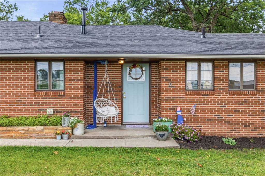 5 Sunset Lane, Paola, KS 66071