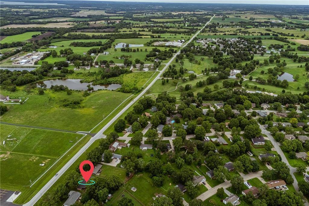 5 Sunset Lane, Paola, KS 66071