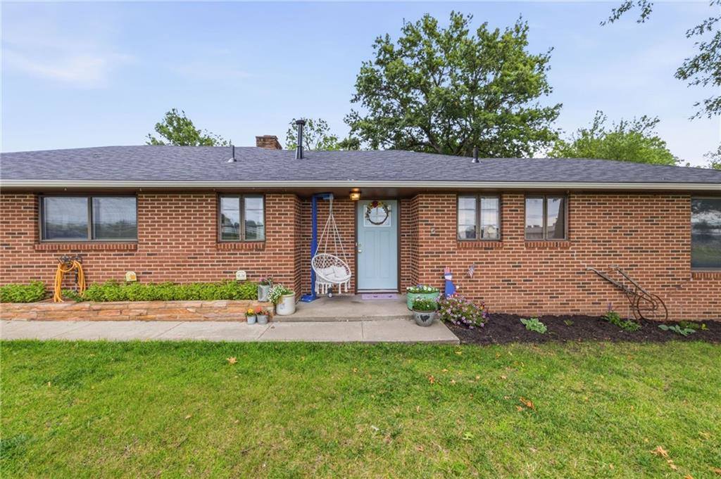 5 Sunset Lane, Paola, KS 66071