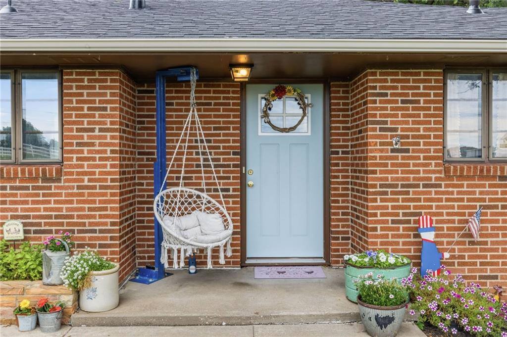 5 Sunset Lane, Paola, KS 66071