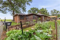 5 Sunset Lane, Paola, KS 66071
