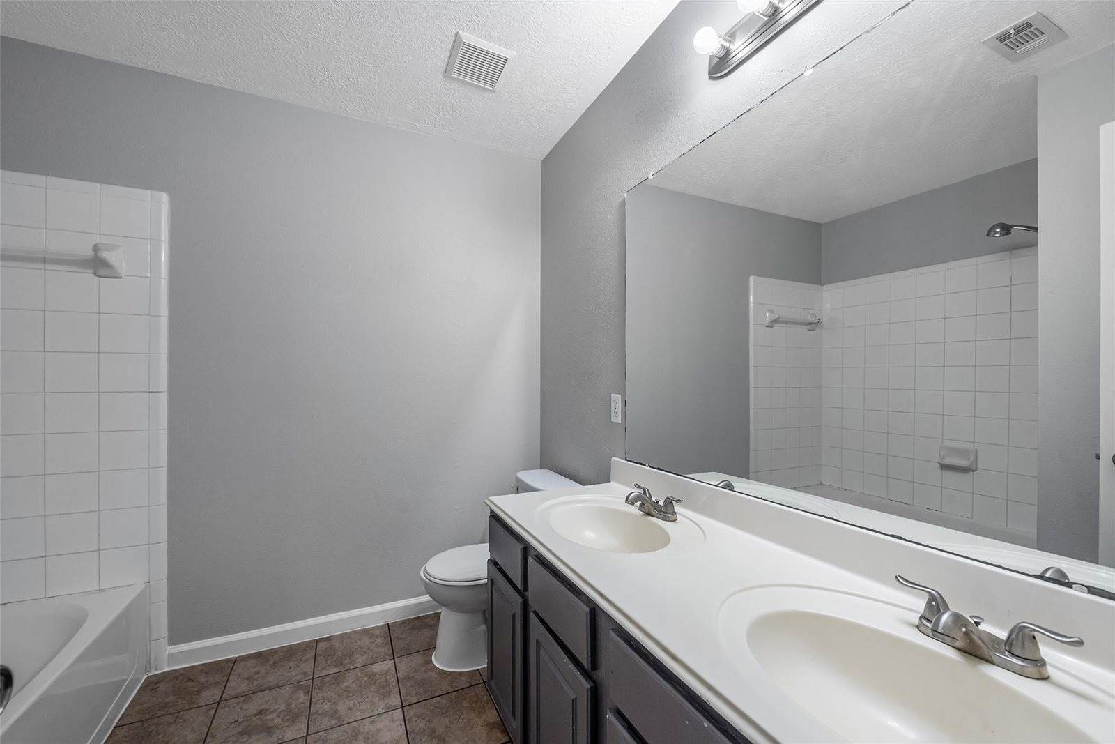 3306 Autumn Forest Drive, Pearland, TX 77584