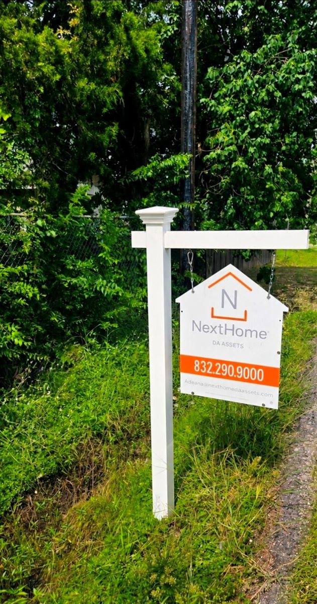 907 East 37th Street, Houston, TX 77022