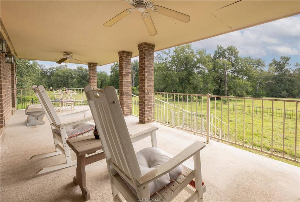 4074 Bucksnort Road, Franklin, TX 77856