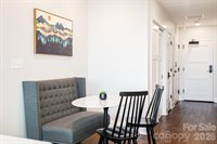 122 College Street, Asheville, NC 28801