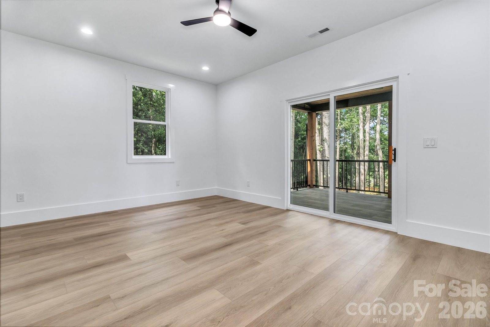 80 Goldenwood Lane, Mills River, NC 28759