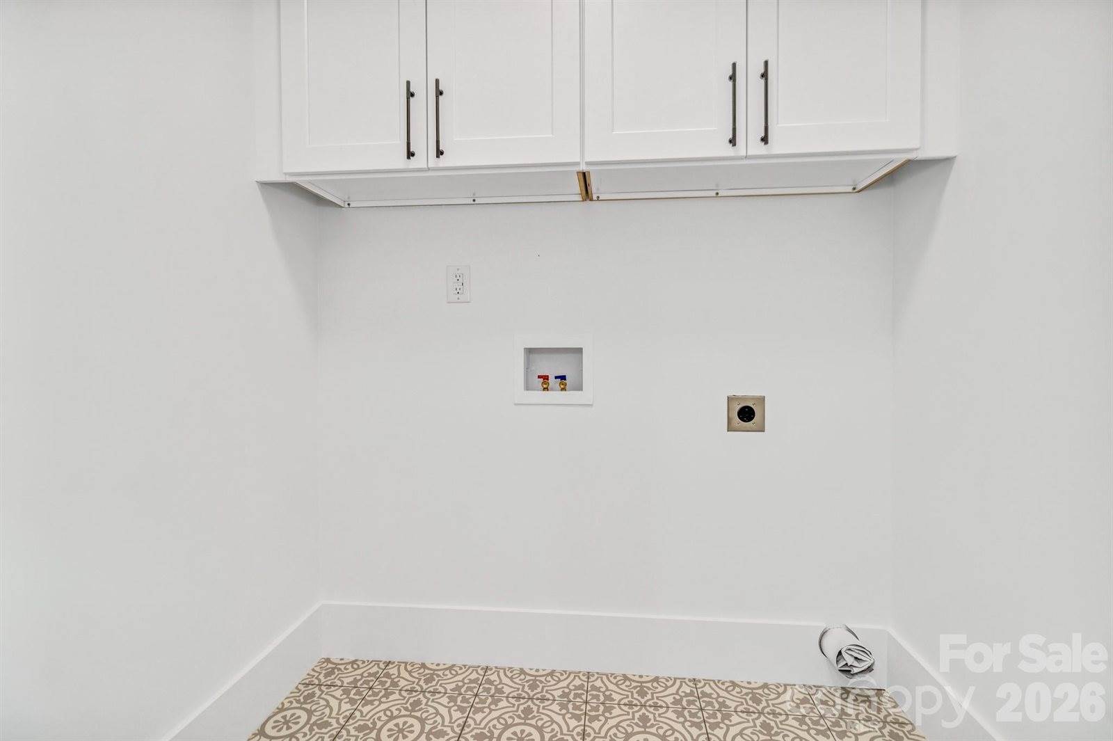 80 Goldenwood Lane, Mills River, NC 28759