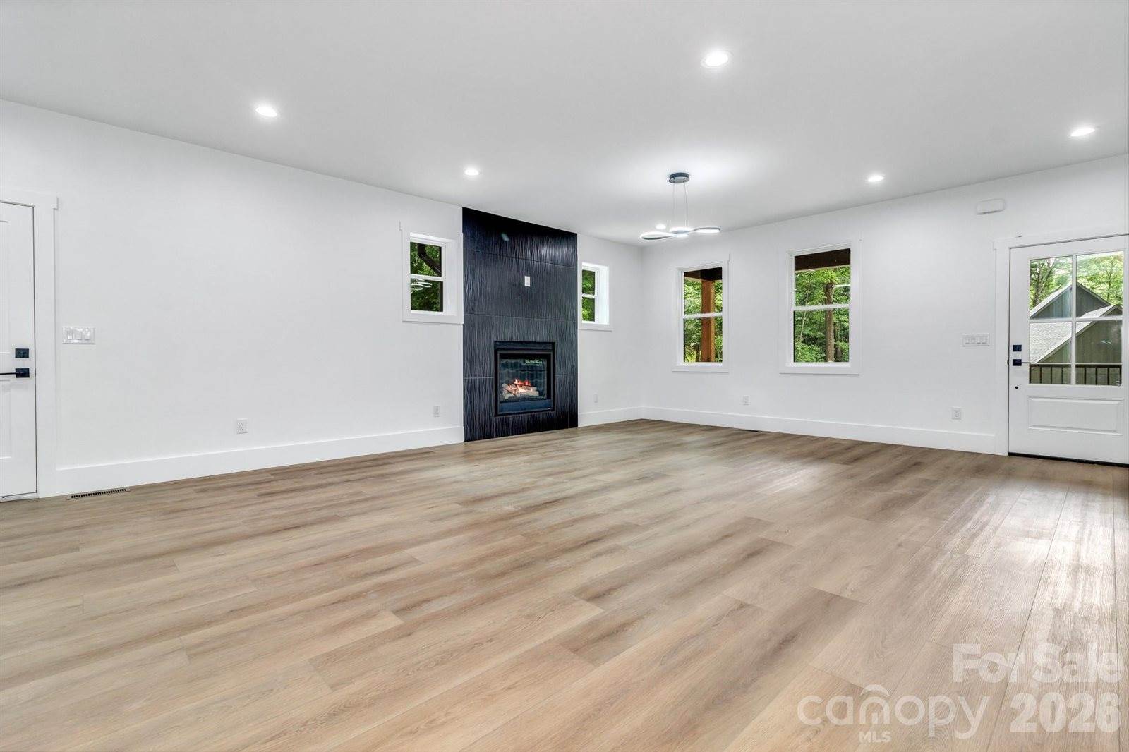 80 Goldenwood Lane, Mills River, NC 28759