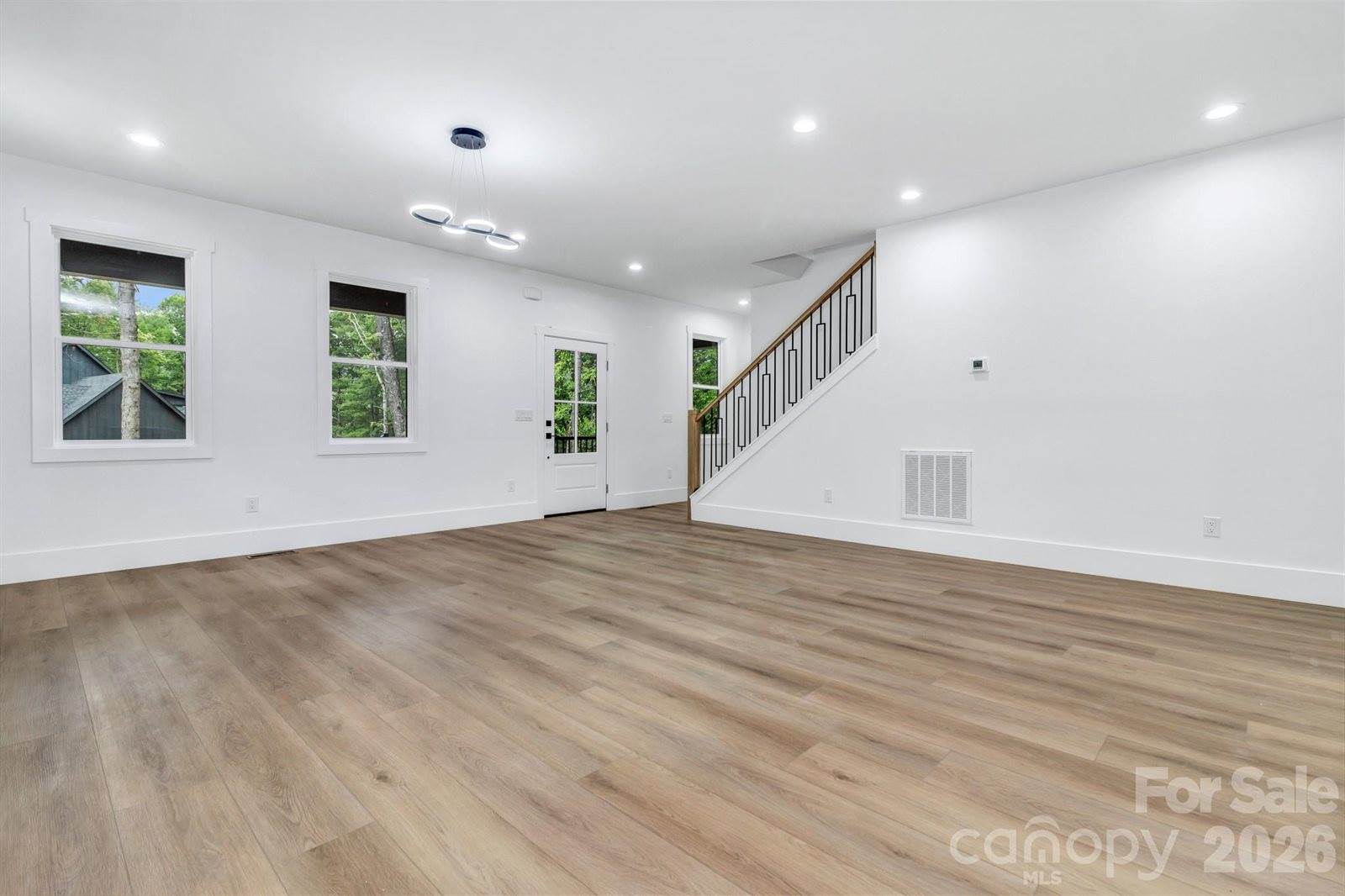 80 Goldenwood Lane, Mills River, NC 28759