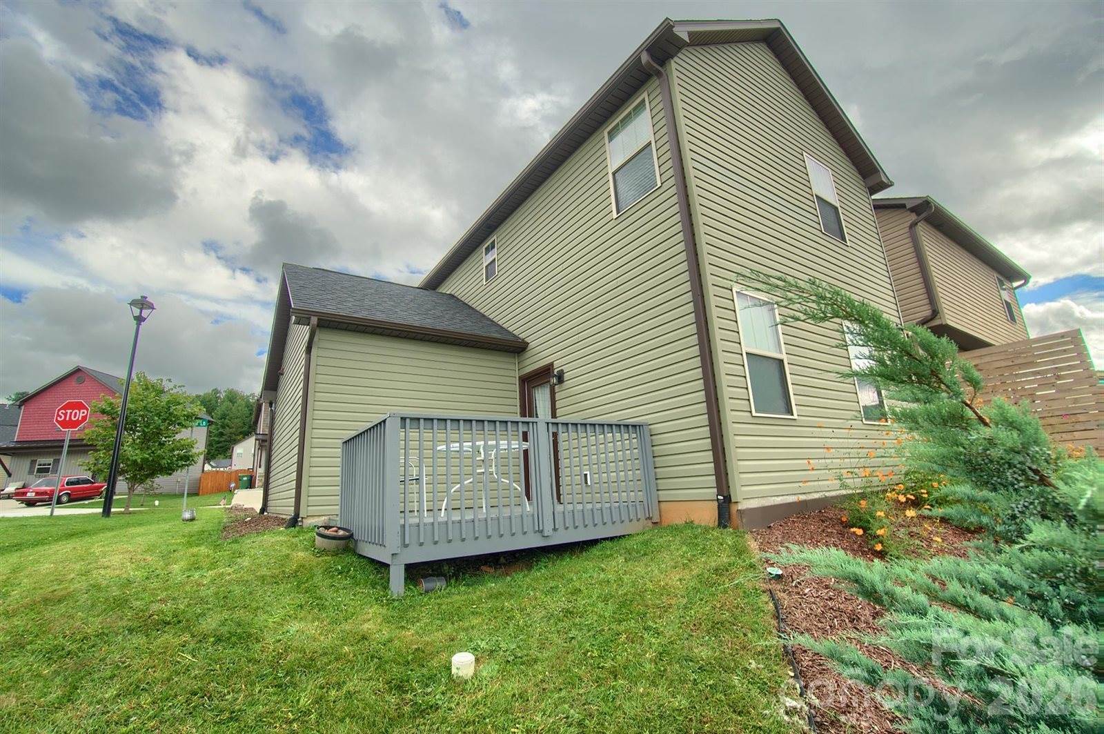 771 Cardwell Lane, Fletcher, NC 28732