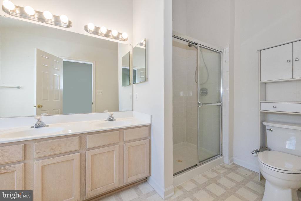 2456 Covered Wagon Court, Herndon, VA 20171