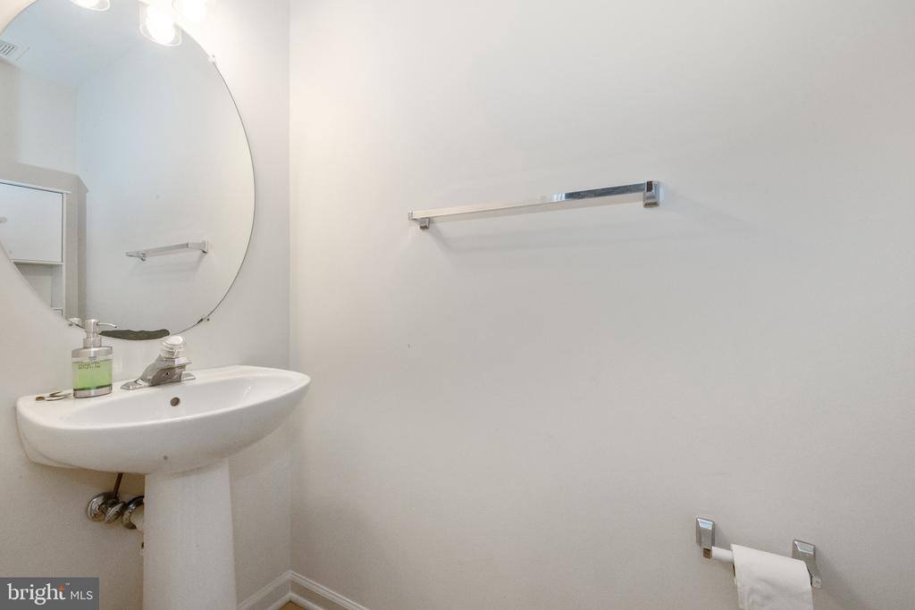 2456 Covered Wagon Court, Herndon, VA 20171