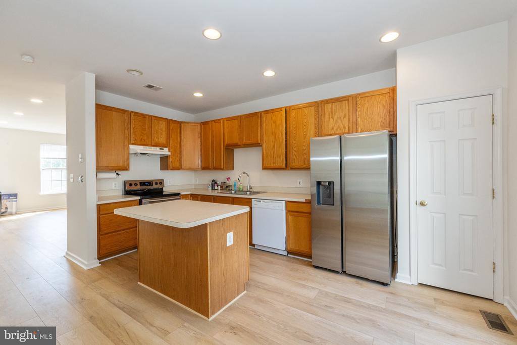 2456 Covered Wagon Court, Herndon, VA 20171