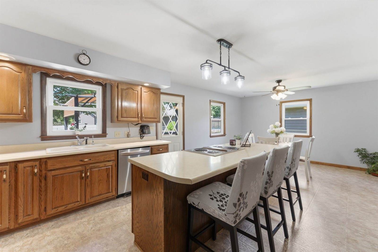 1017 11th Avenue, Orion, IL 61273