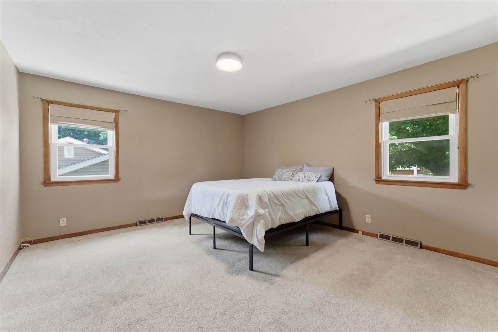 1017 11th Avenue, Orion, IL 61273