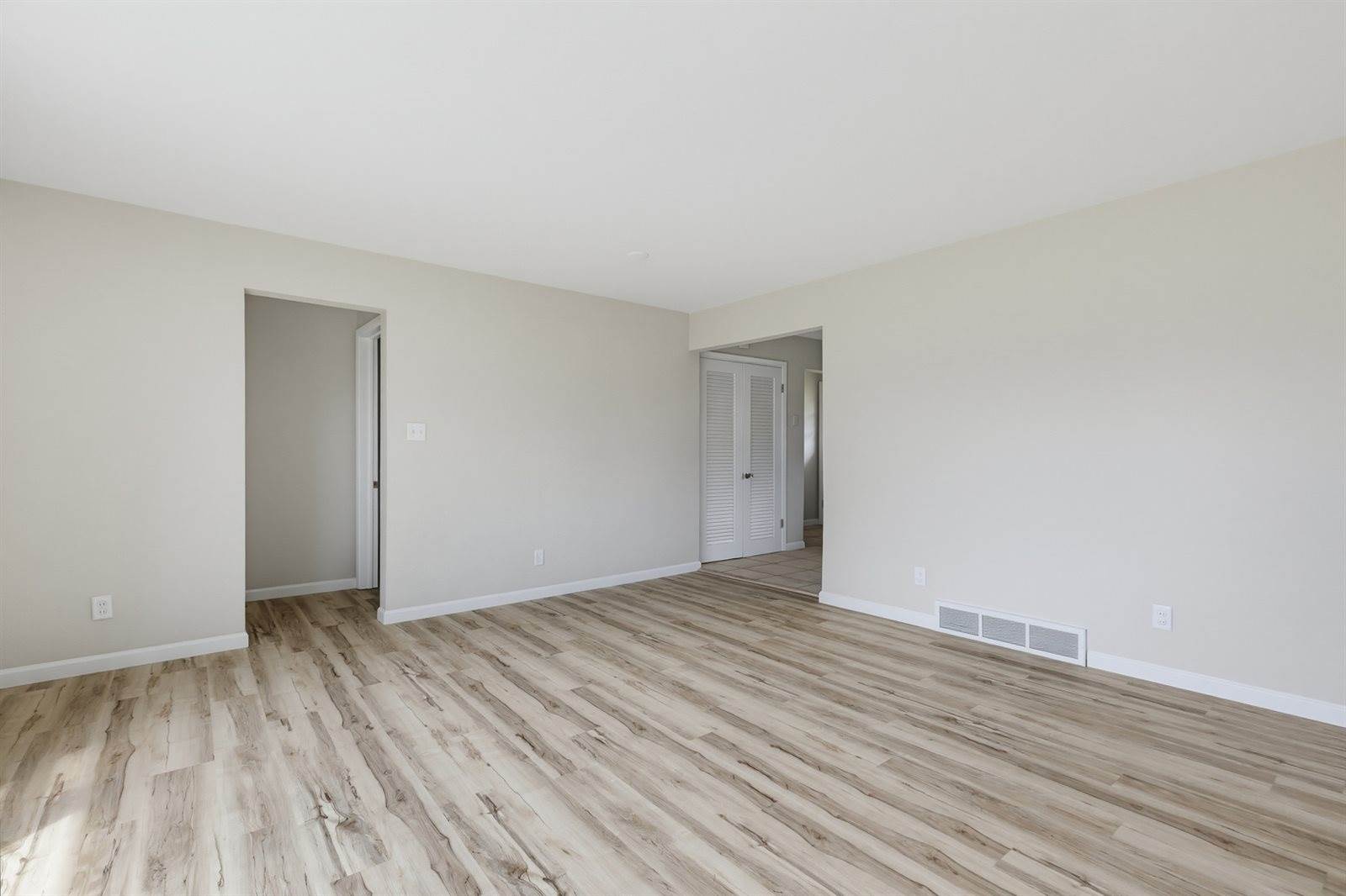307 33rd Avenue, East Moline, IL 61244