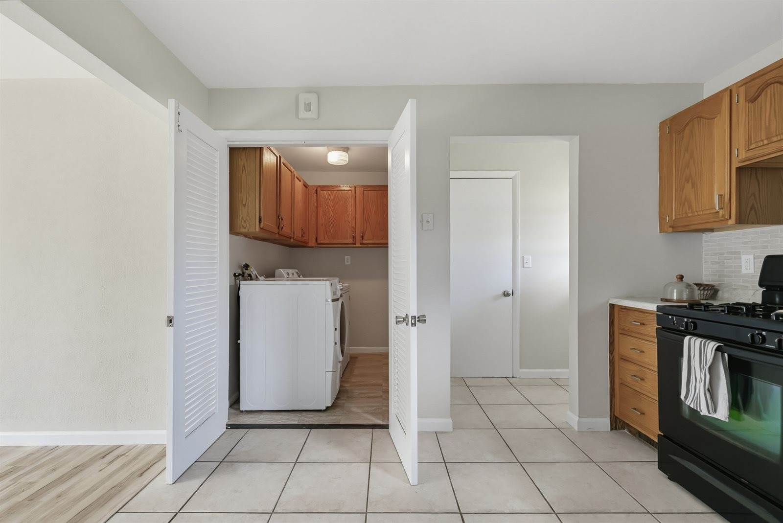 307 33rd Avenue, East Moline, IL 61244
