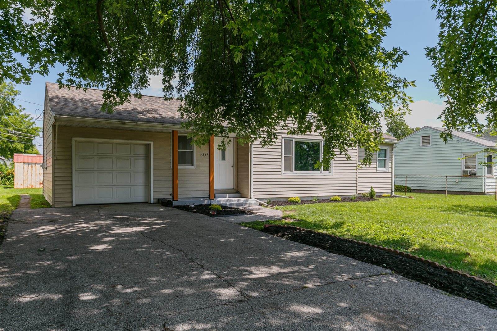 307 33rd Avenue, East Moline, IL 61244