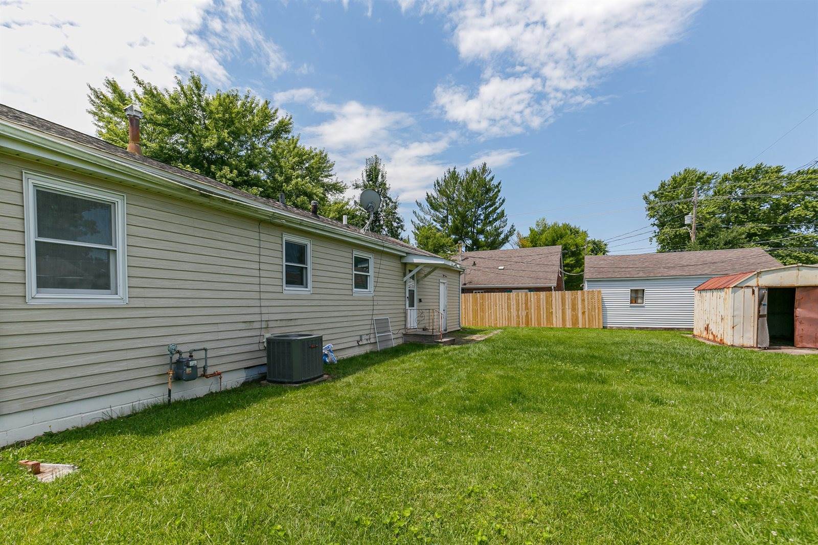 307 33rd Avenue, East Moline, IL 61244
