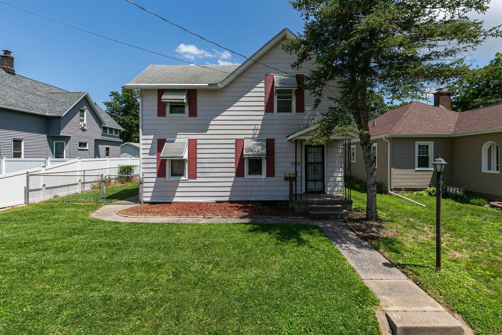 2320 18th Street A, Moline, IL 61265