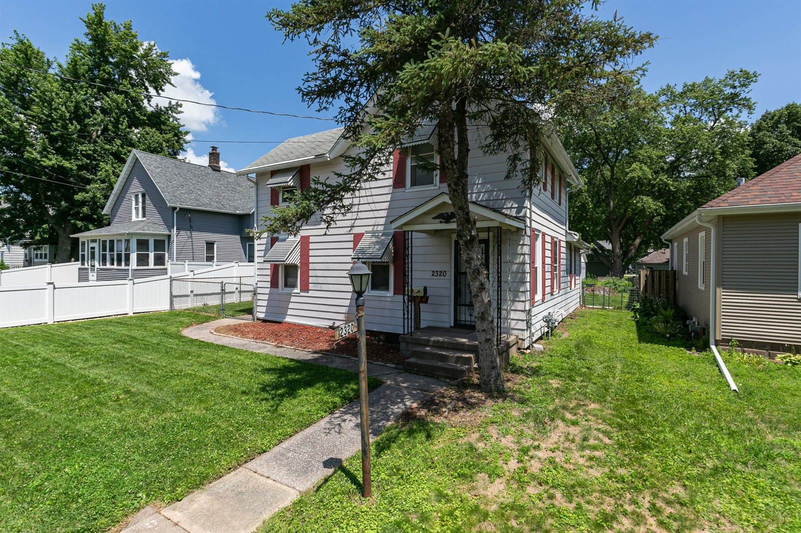 2320 18th Street A, Moline, IL 61265
