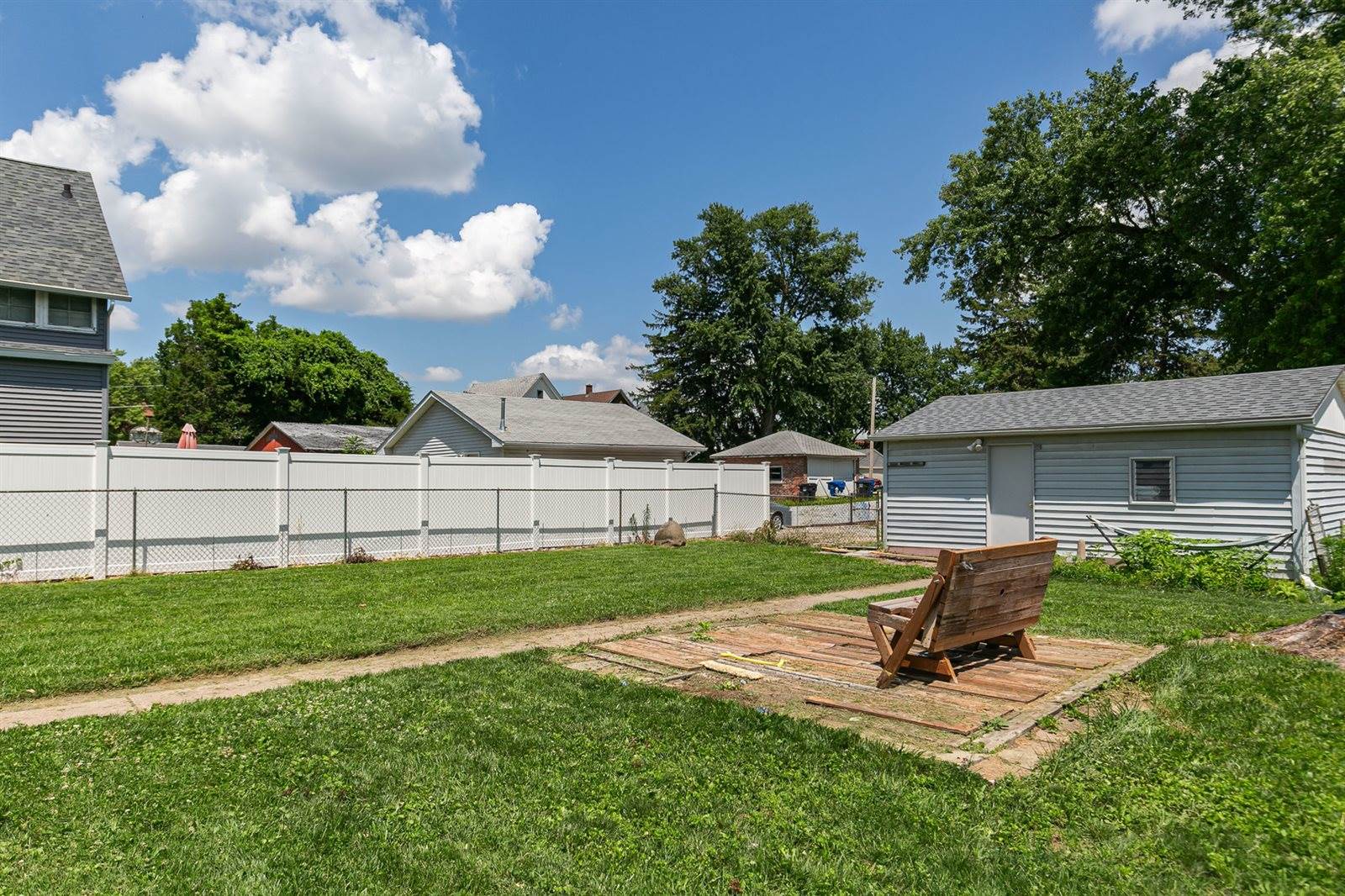 2320 18th Street A, Moline, IL 61265