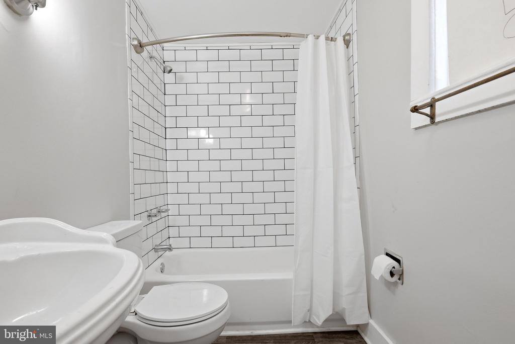 2042 Brucetown Road, Clear Brook, VA 22624