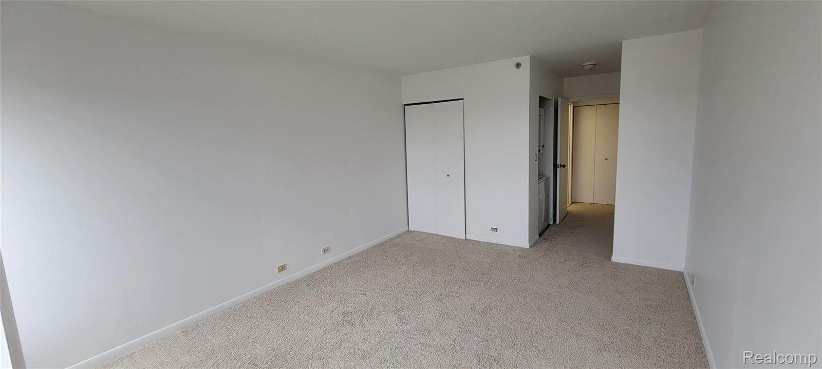 5000 Towncenter Center, SouthfieldCity_Oakland, MI 48075