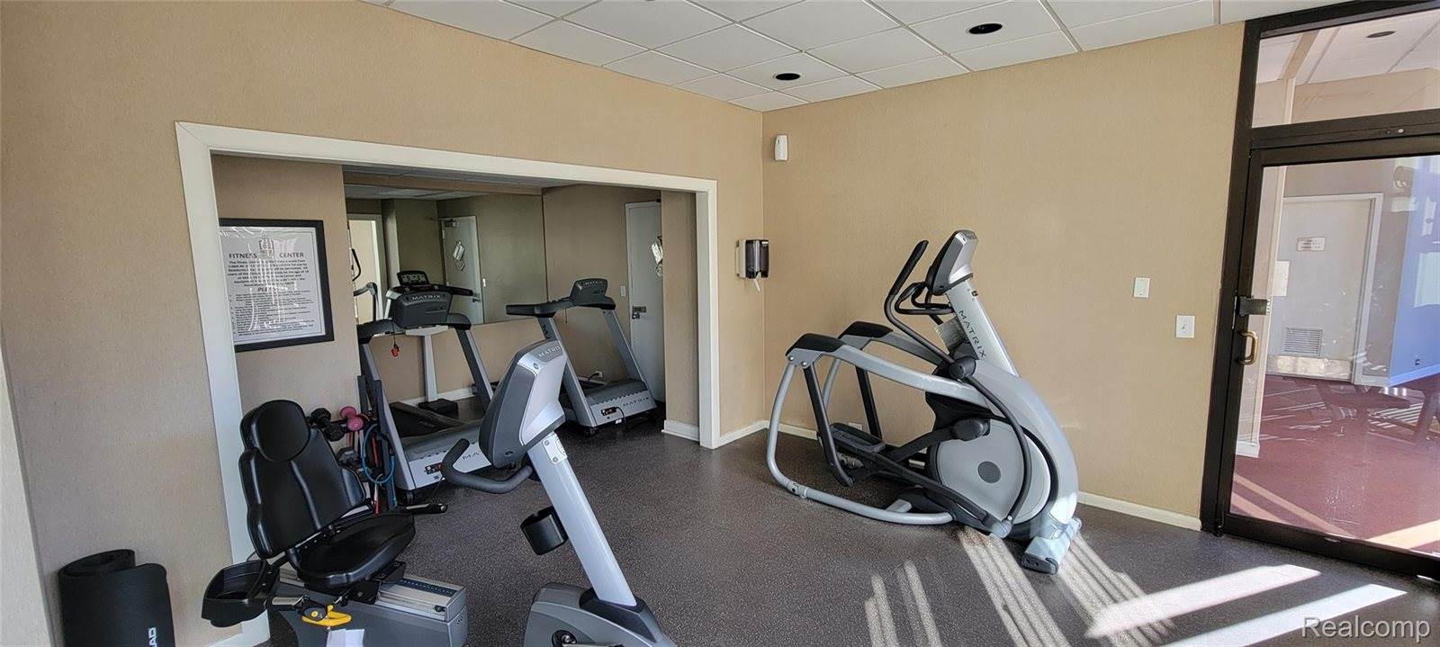 5000 Towncenter Center, SouthfieldCity_Oakland, MI 48075