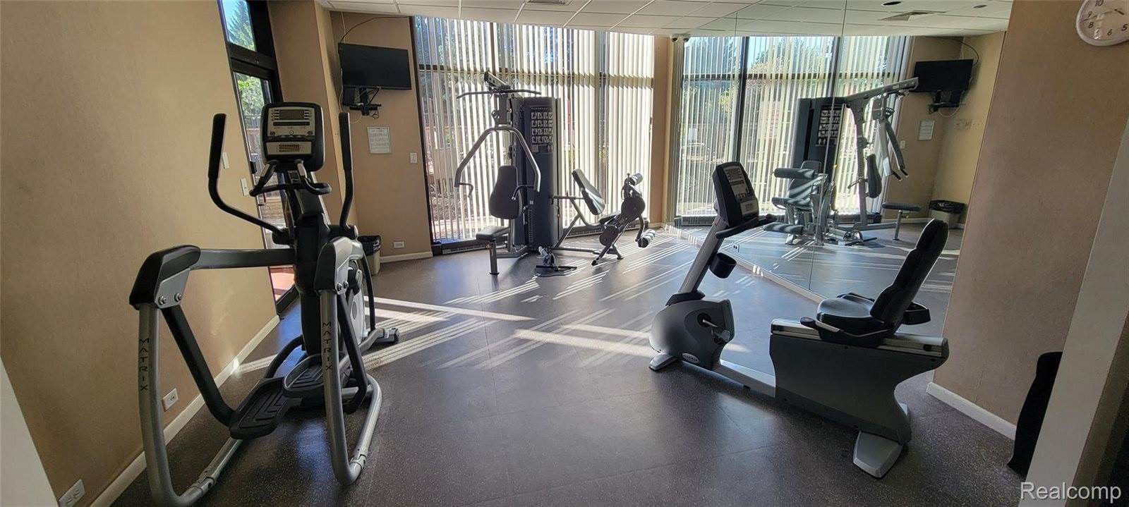 5000 Towncenter Center, SouthfieldCity_Oakland, MI 48075