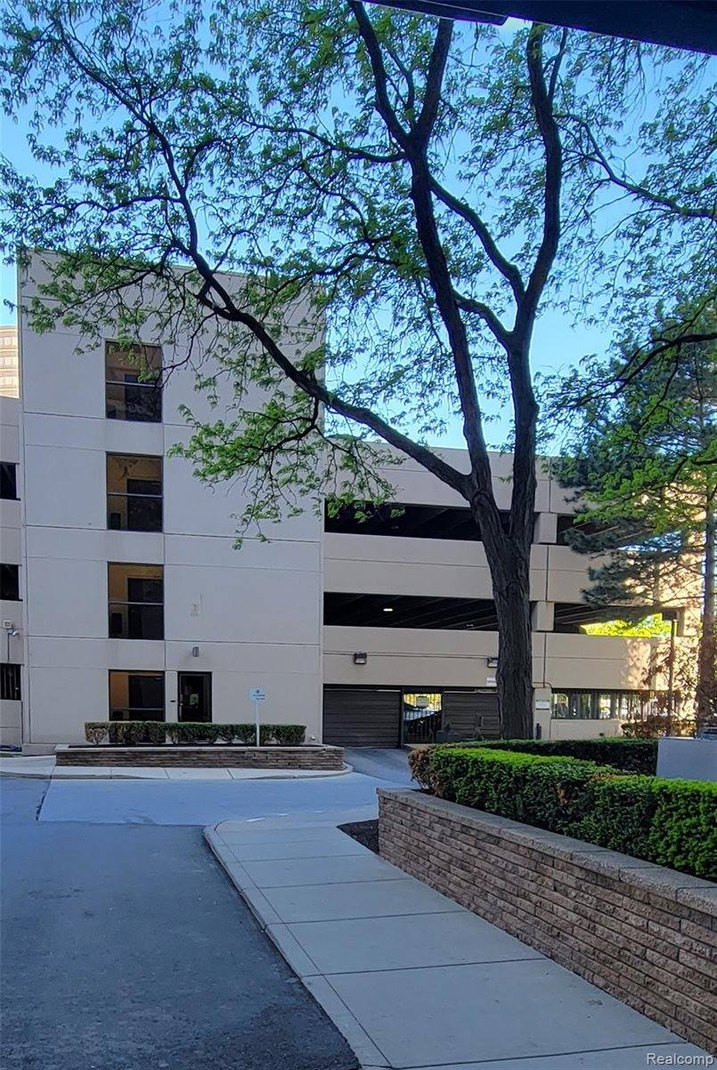 5000 Towncenter Center, SouthfieldCity_Oakland, MI 48075