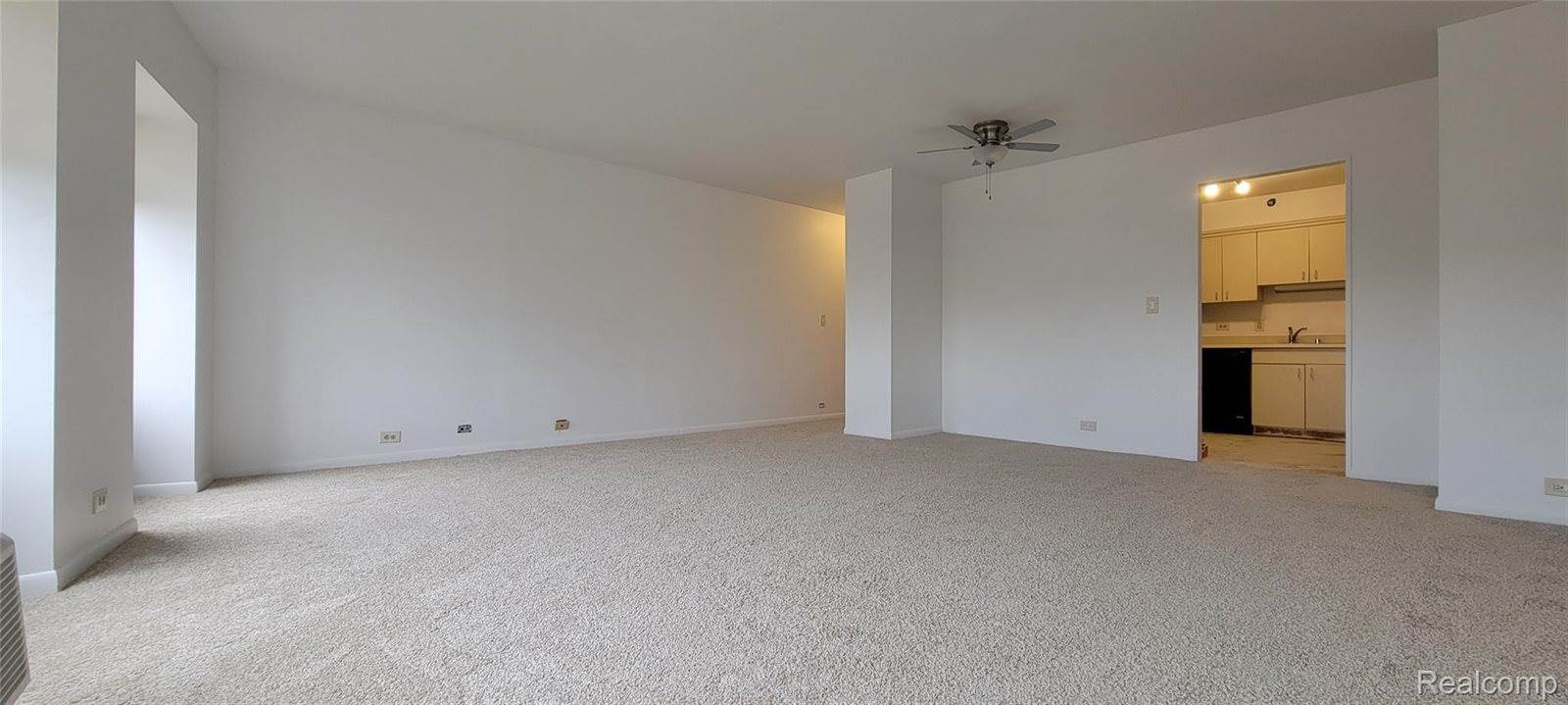 5000 Towncenter Center, SouthfieldCity_Oakland, MI 48075