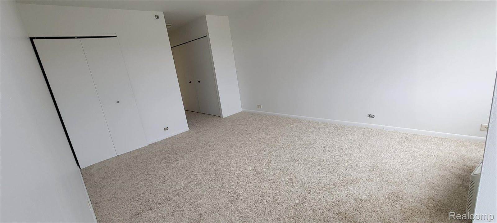 5000 Towncenter Center, SouthfieldCity_Oakland, MI 48075