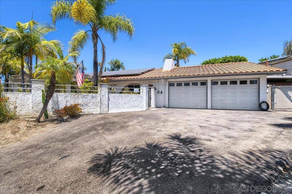 10162 Sierra Madre Rd, Spring Valley, CA 91977