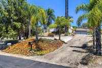 10162 Sierra Madre Rd, Spring Valley, CA 91977