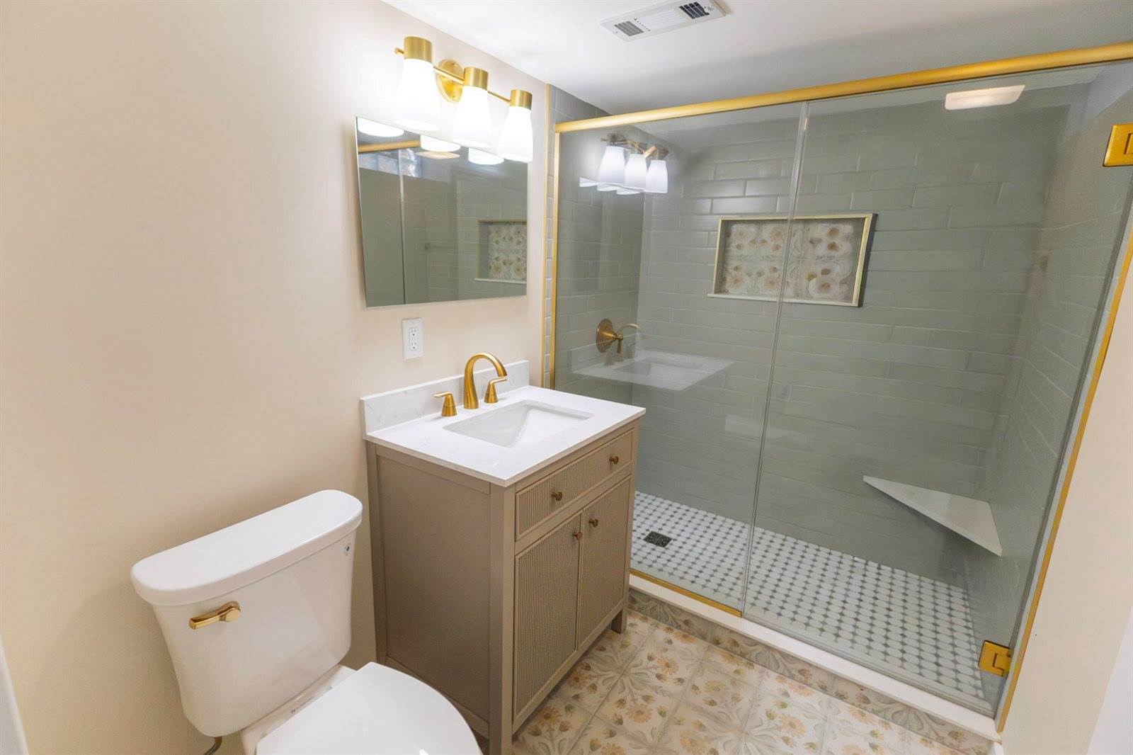 2350 South 56th St, West Allis, WI 53219