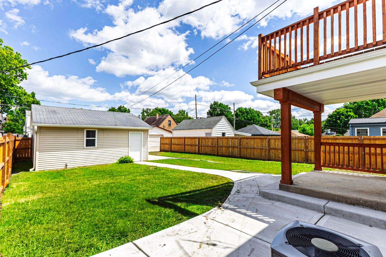 2350 South 56th St, West Allis, WI 53219