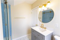2350 South 56th St, West Allis, WI 53219