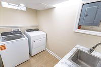2350 South 56th St, West Allis, WI 53219