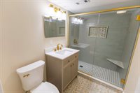 2350 South 56th St, West Allis, WI 53219