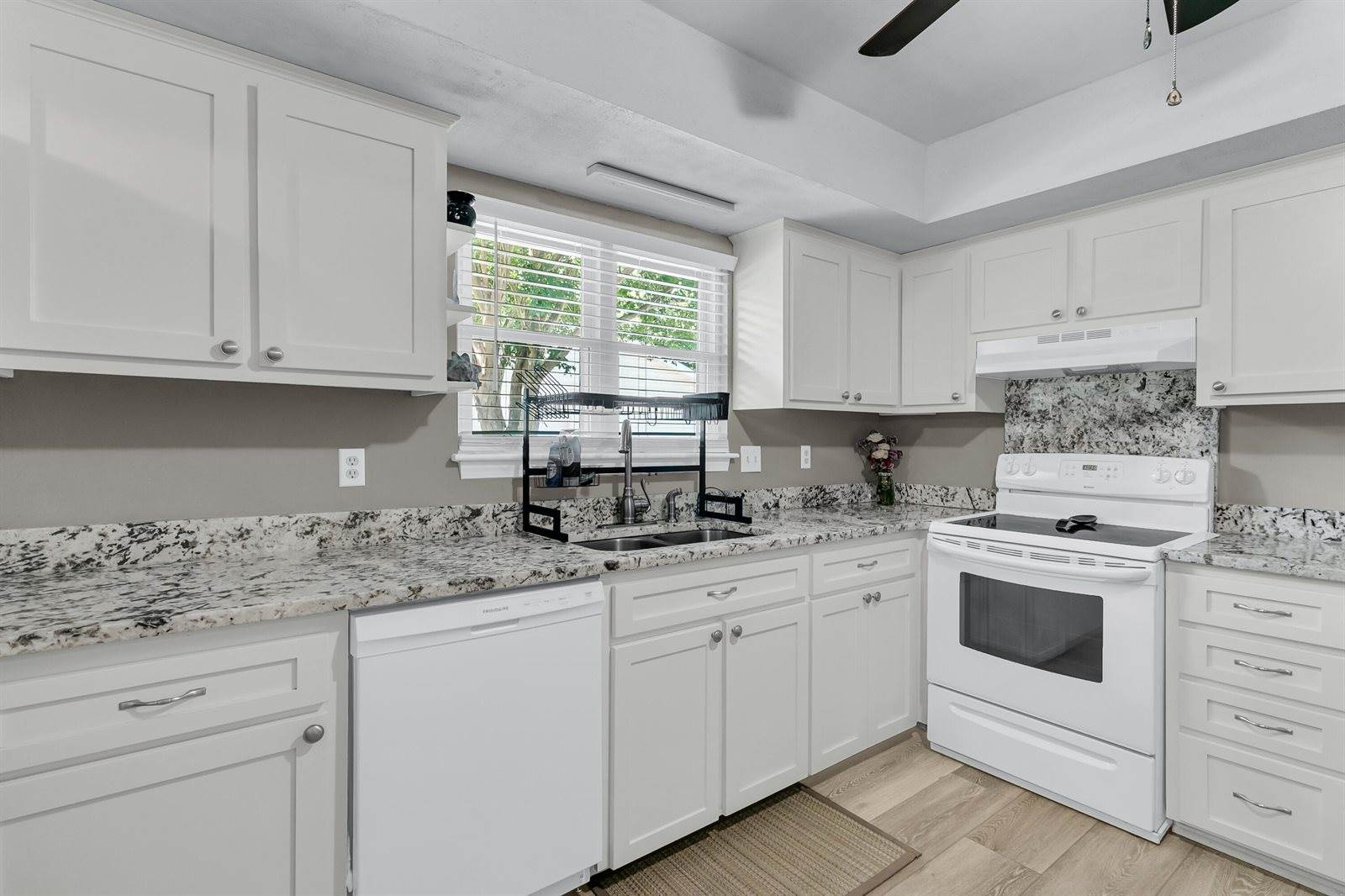 1009 Mountain Pine Road, Moncks Corner, SC 29461