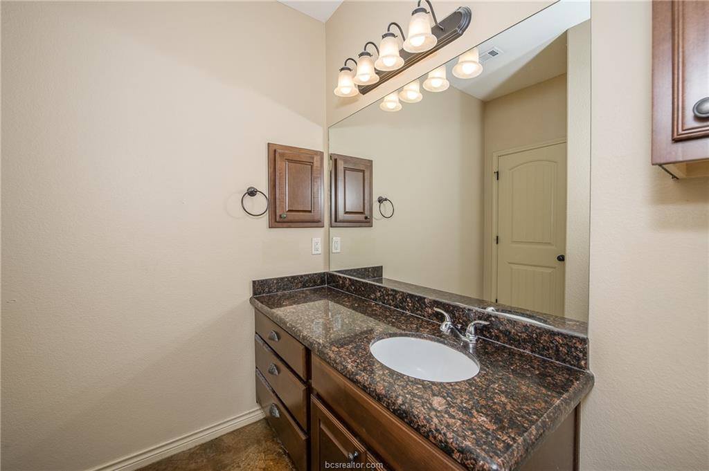 4311 Commando Trail, College Station, TX 77845