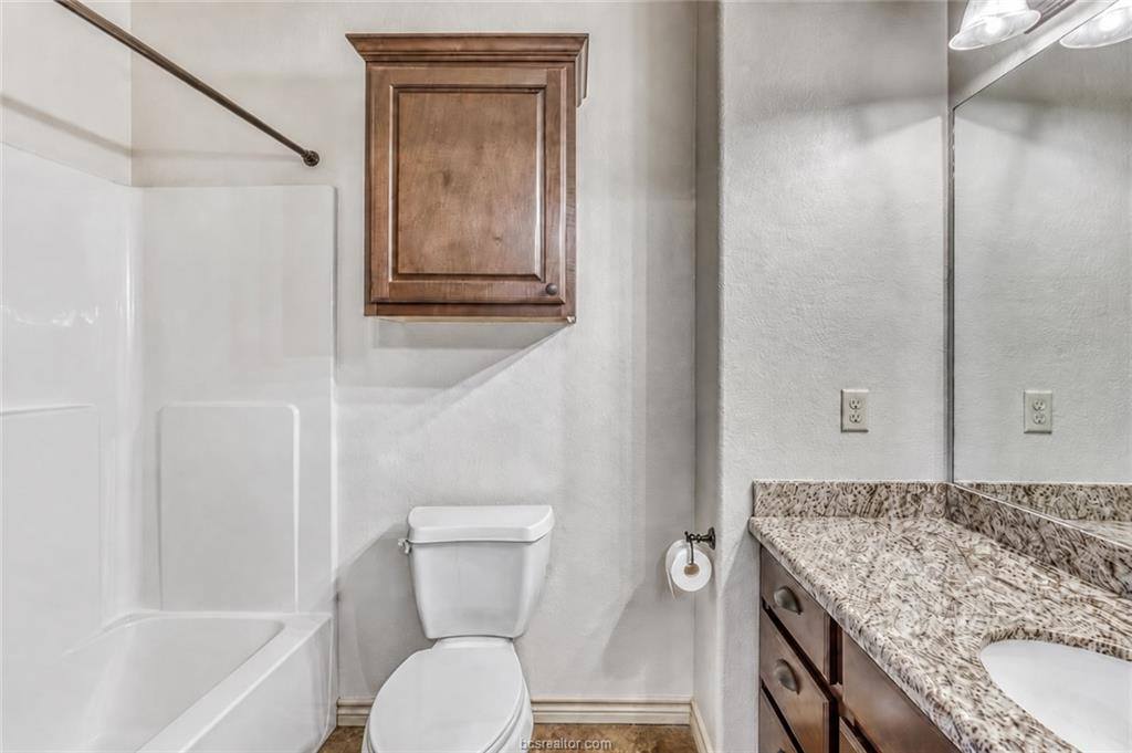 4311 Commando Trail, College Station, TX 77845