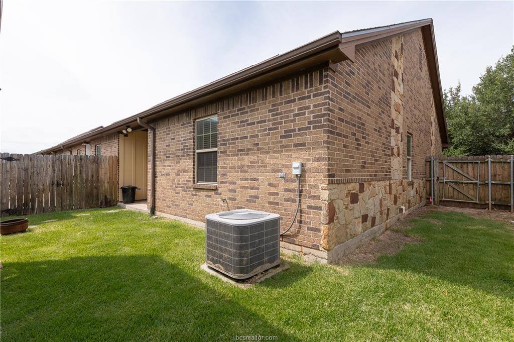 4311 Commando Trail, College Station, TX 77845